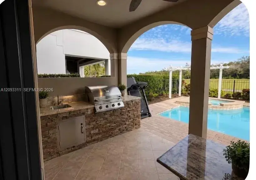 841 Deseert Mountain Ct, Kissimmee FL 34747