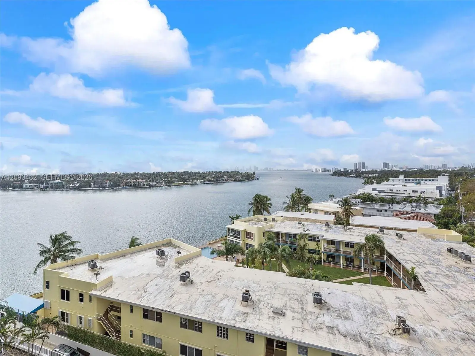 1 bedroom 2 bath Residential for sale at 900 Bay Dr # 721, Miami Beach FL 33141