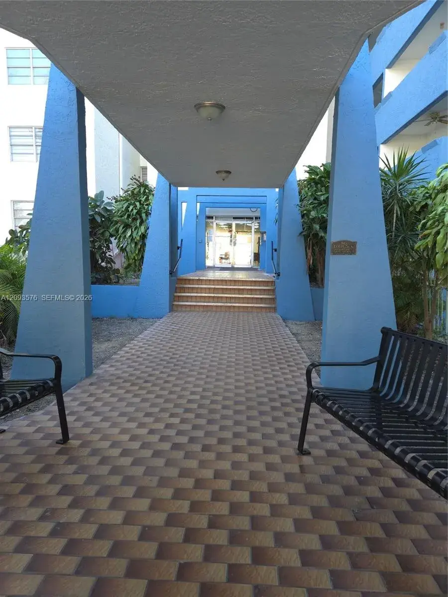 1 bedroom 1 bath Residential for sale at 5050 NW 7th St # 709, Miami FL 33126