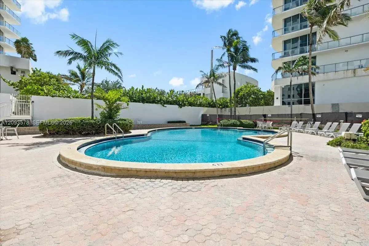 1 bedroom 1 bath Residential for sale at 4001 S Ocean Dr # 4C, Hollywood FL 33019
