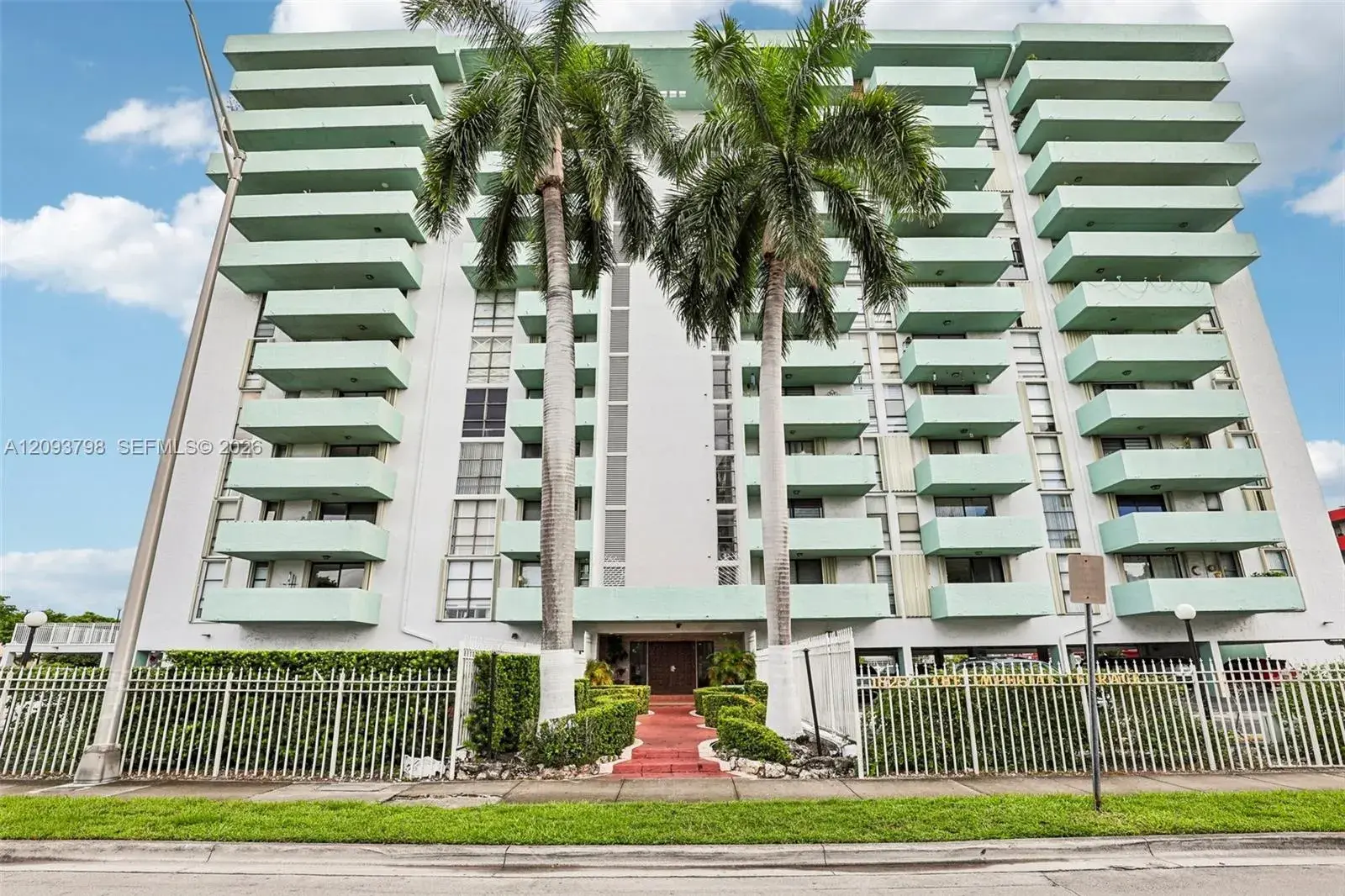1 bedroom 1 bath Residential for sale at 1825 W 44th Pl # 208, Hialeah FL 33012