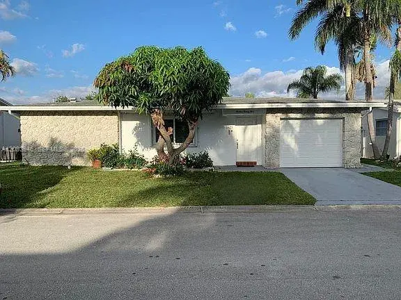 1625 NW 67th Ave, Margate FL 33063