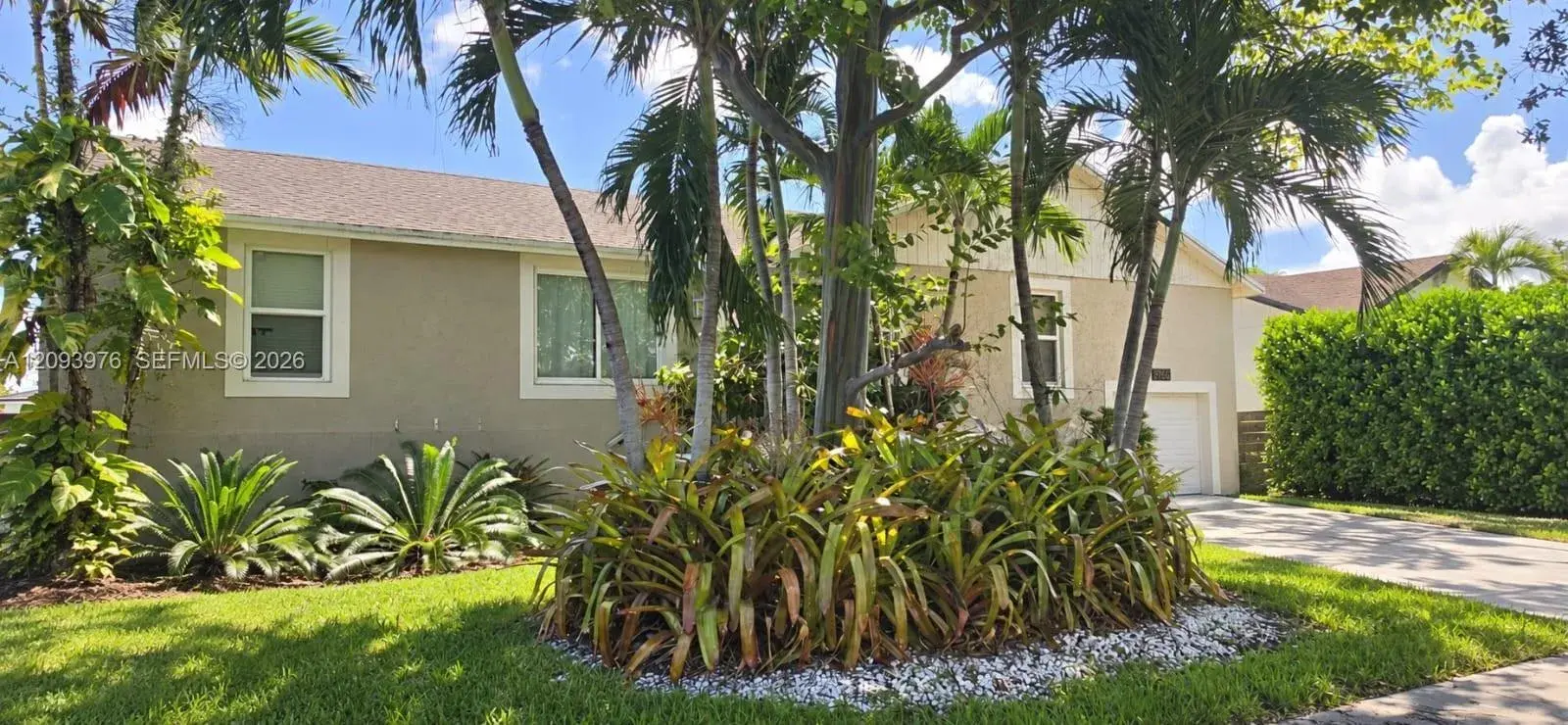 3 bedroom 2 bath Residential for sale at 9760 SW 211th St, Cutler Bay FL 33189