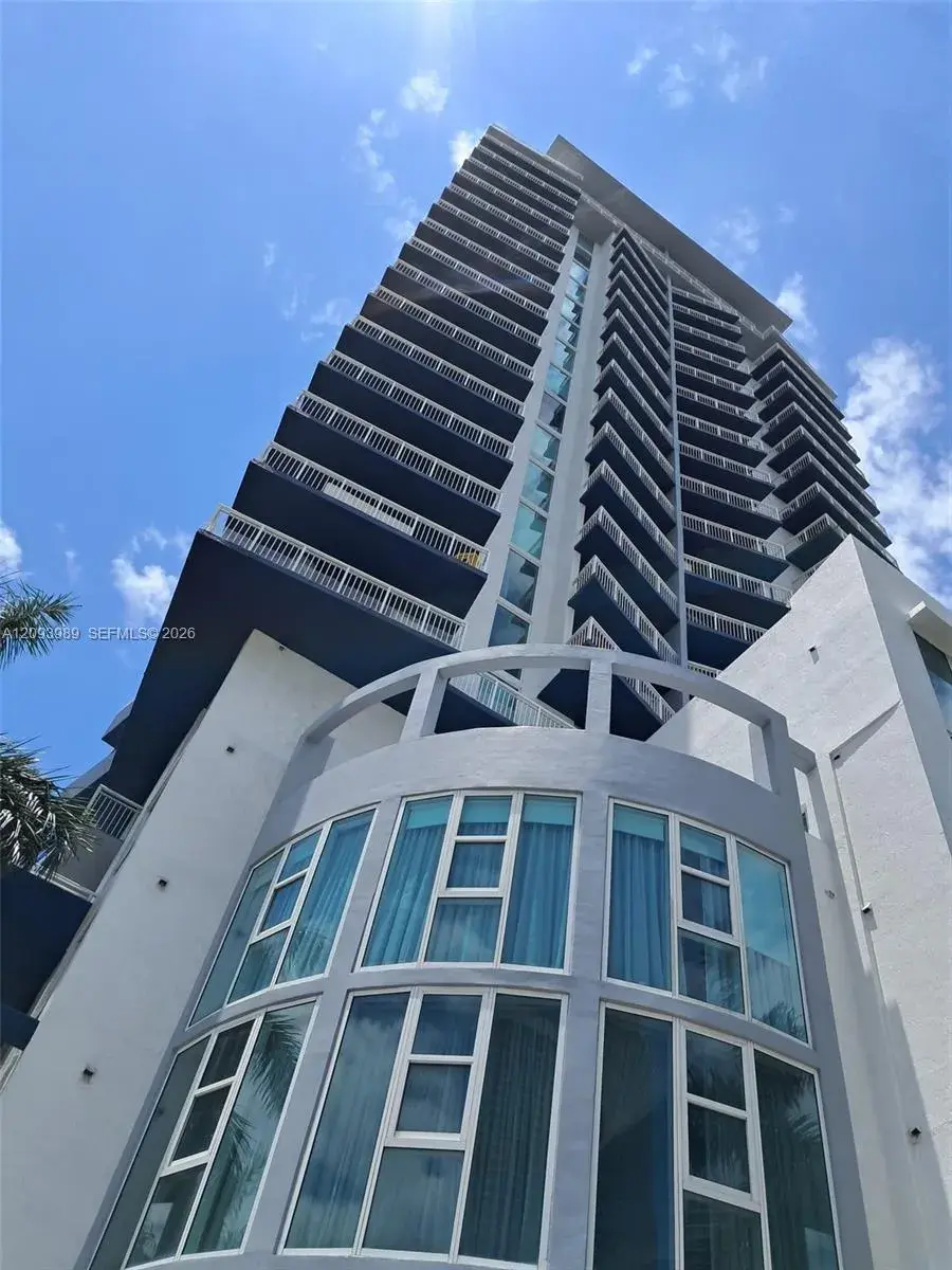 1 bedroom 1 bath Residential for sale at 275 NE 18th St # 1409, Miami FL 33132