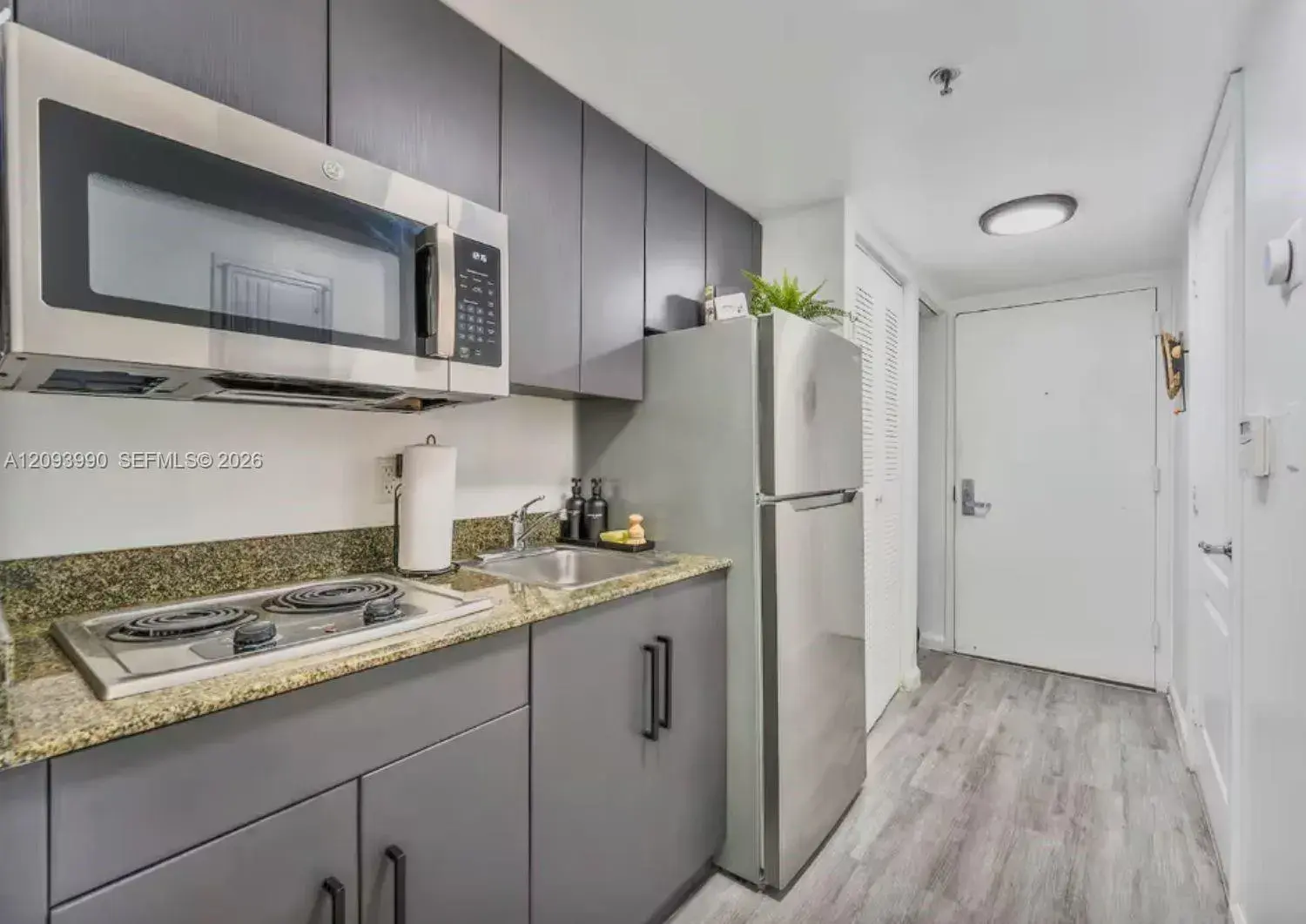 1 bath Residential for sale at 1200 Brickell Bay Dr # 2610, Miami FL 33131