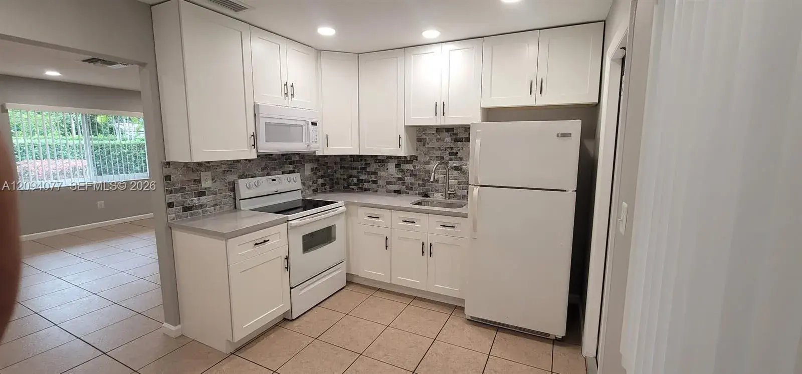 2 bedroom 1 bath Residential Lease for rent at 2533 Garfield St # A, Hollywood FL 33020