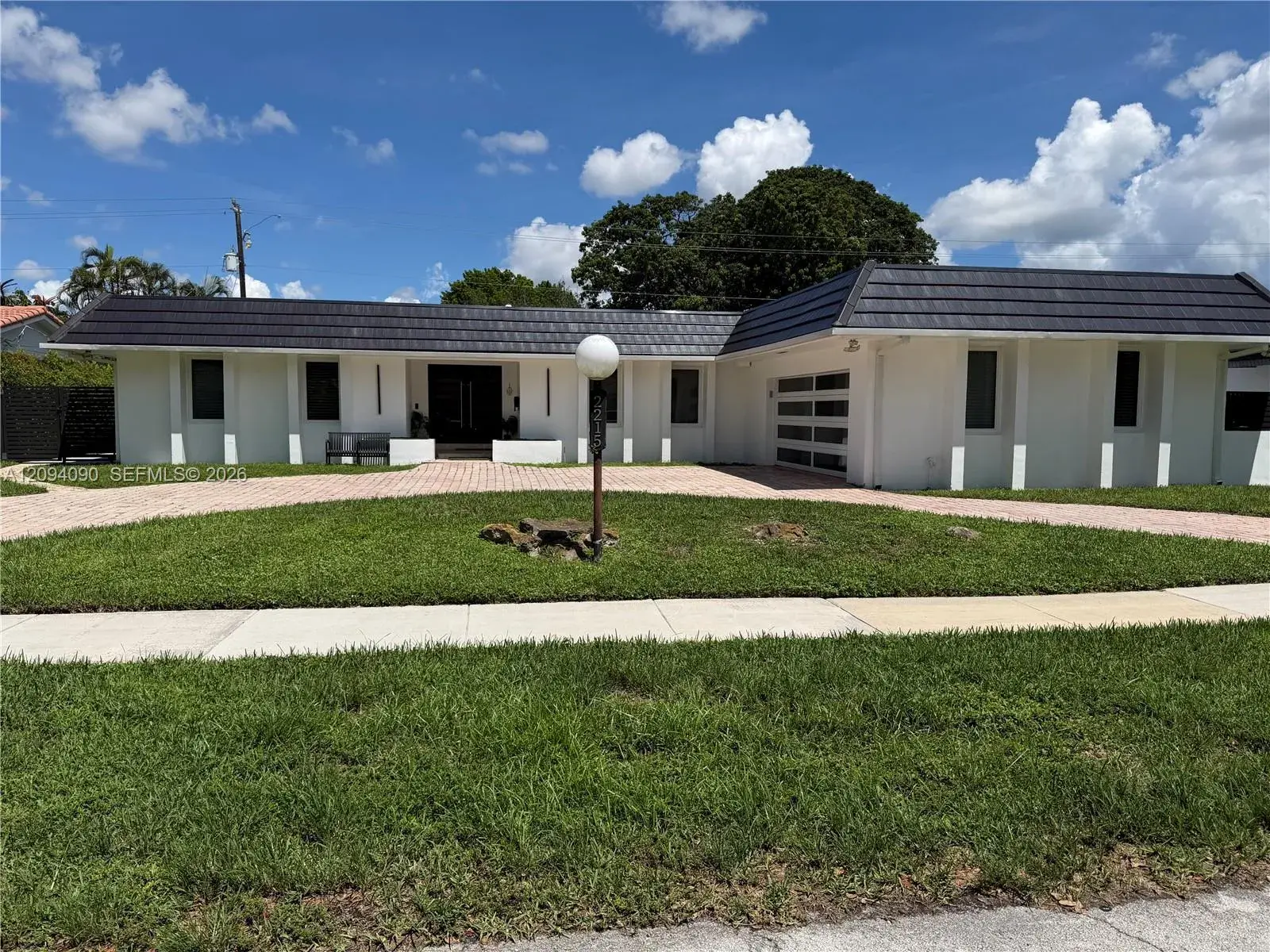 2215 NE 204th St, Miami FL 33180