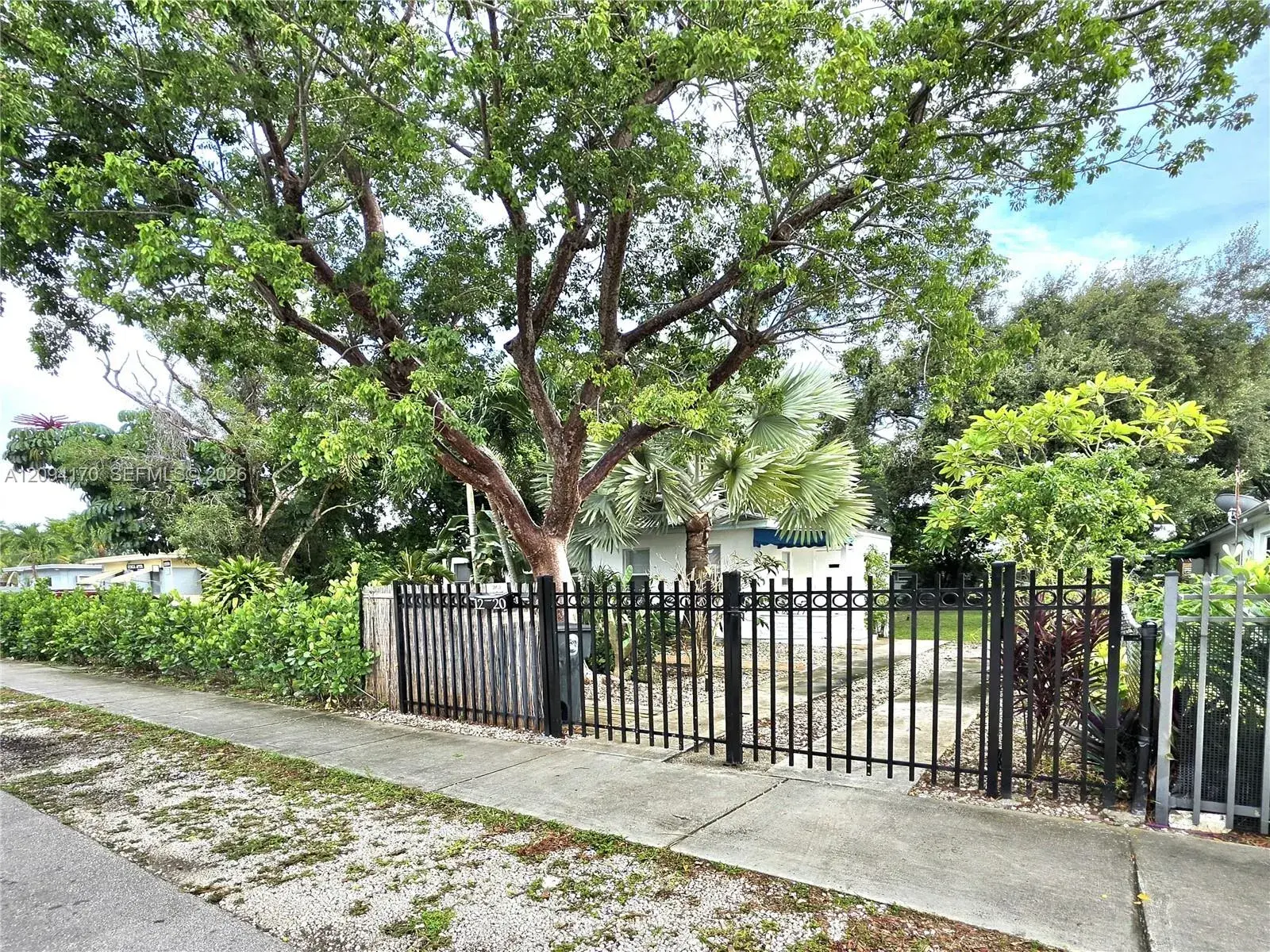 2 bedroom 1 bath Residential for sale at 1220 NE 128th St, North Miami FL 33161