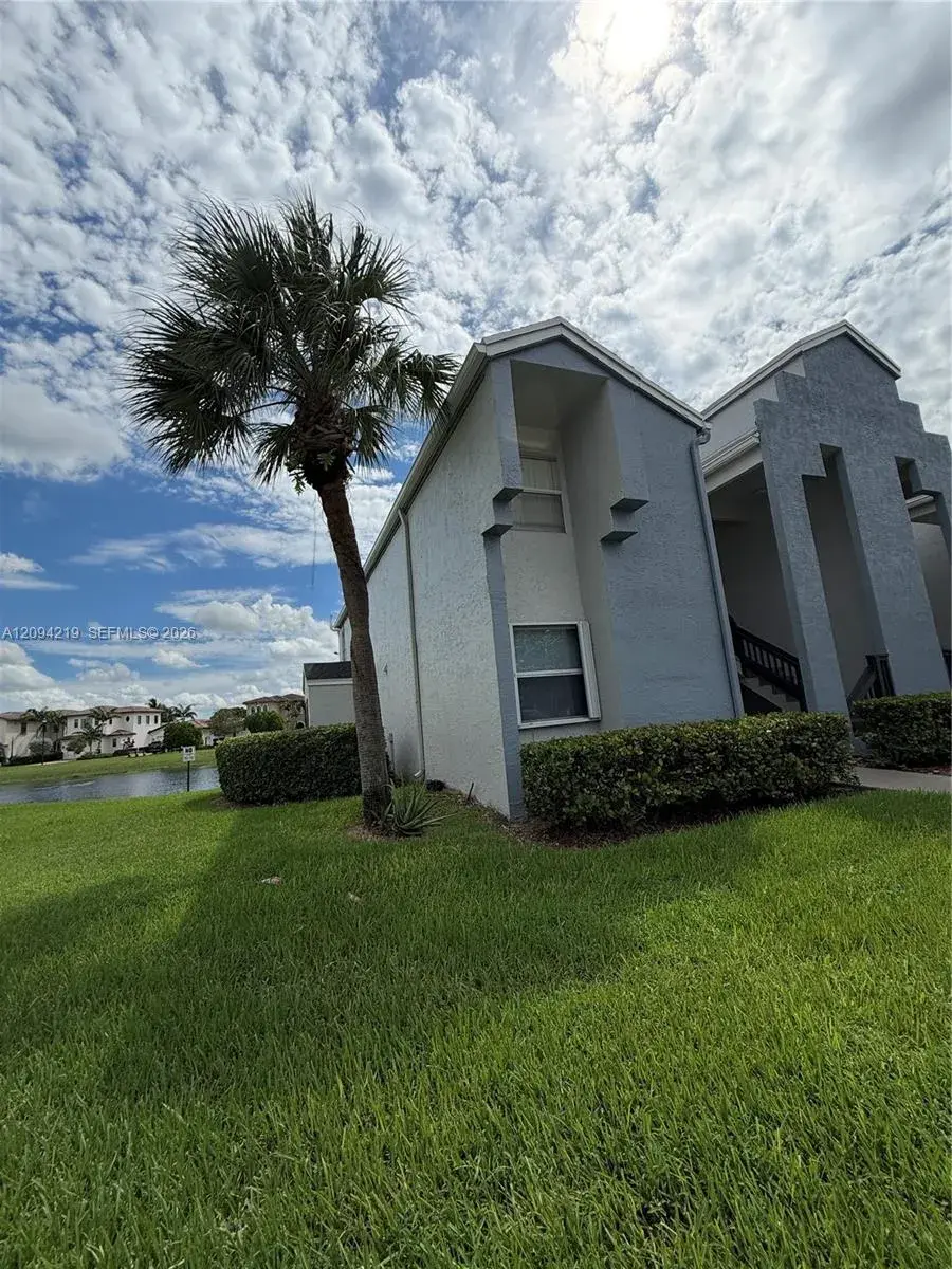 2 bedroom 2 bath Residential for sale at 855 SW 113th Way # 855, Pembroke Pines FL 33025