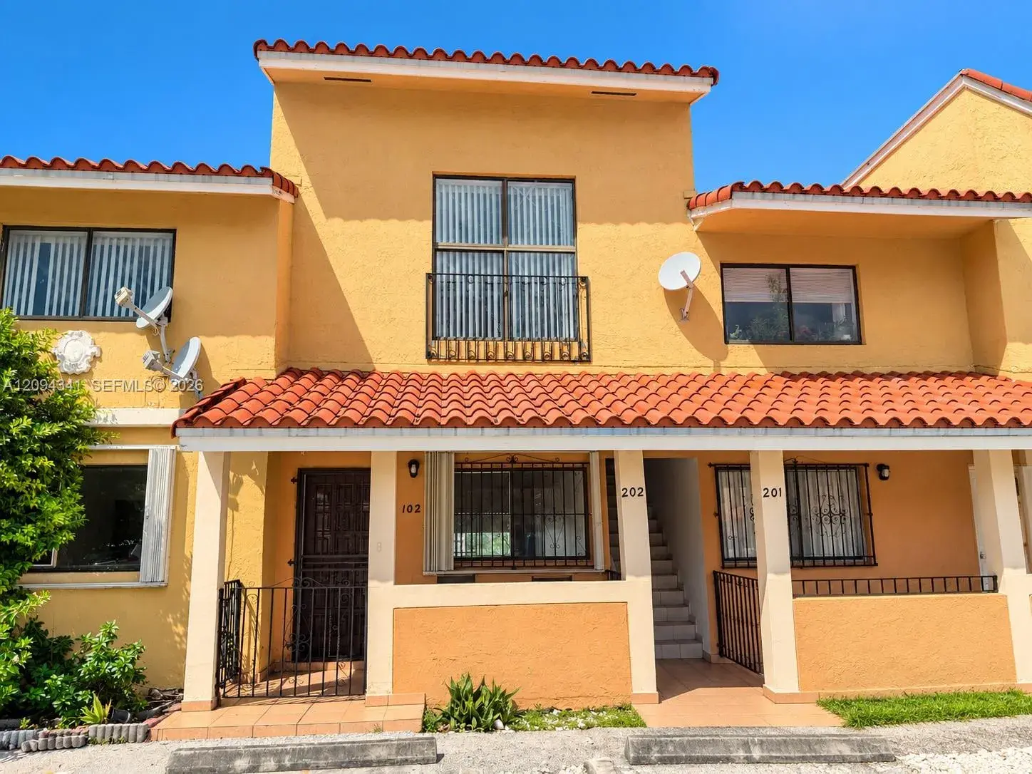 2 bedroom 2 bath Residential for sale at 2775 W 61st St # 102, Hialeah FL 33016