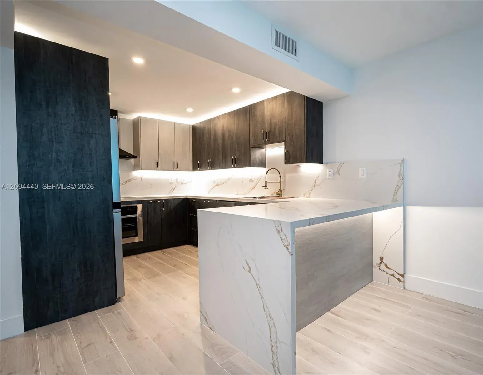 Residential Lease for rent at 18081 Biscayne Blvd # 503, Aventura FL 33160