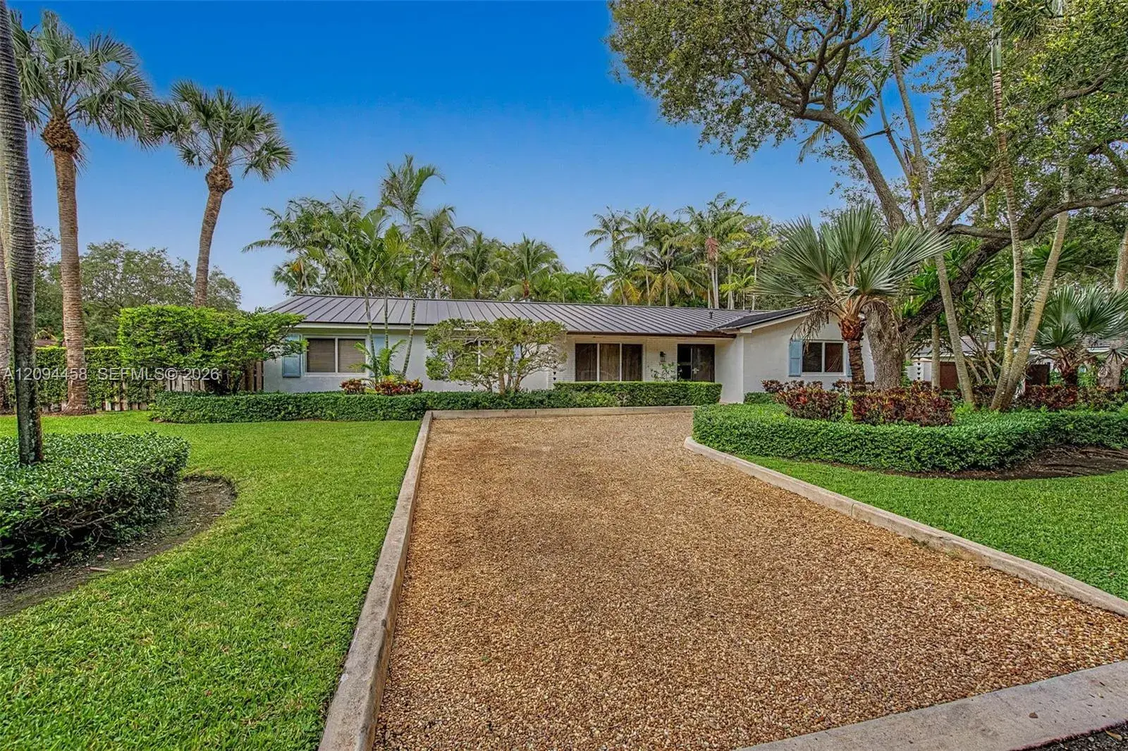 4 bedroom 3 bath Residential for sale at 16140 SW 74th Pl, Palmetto Bay FL 33157