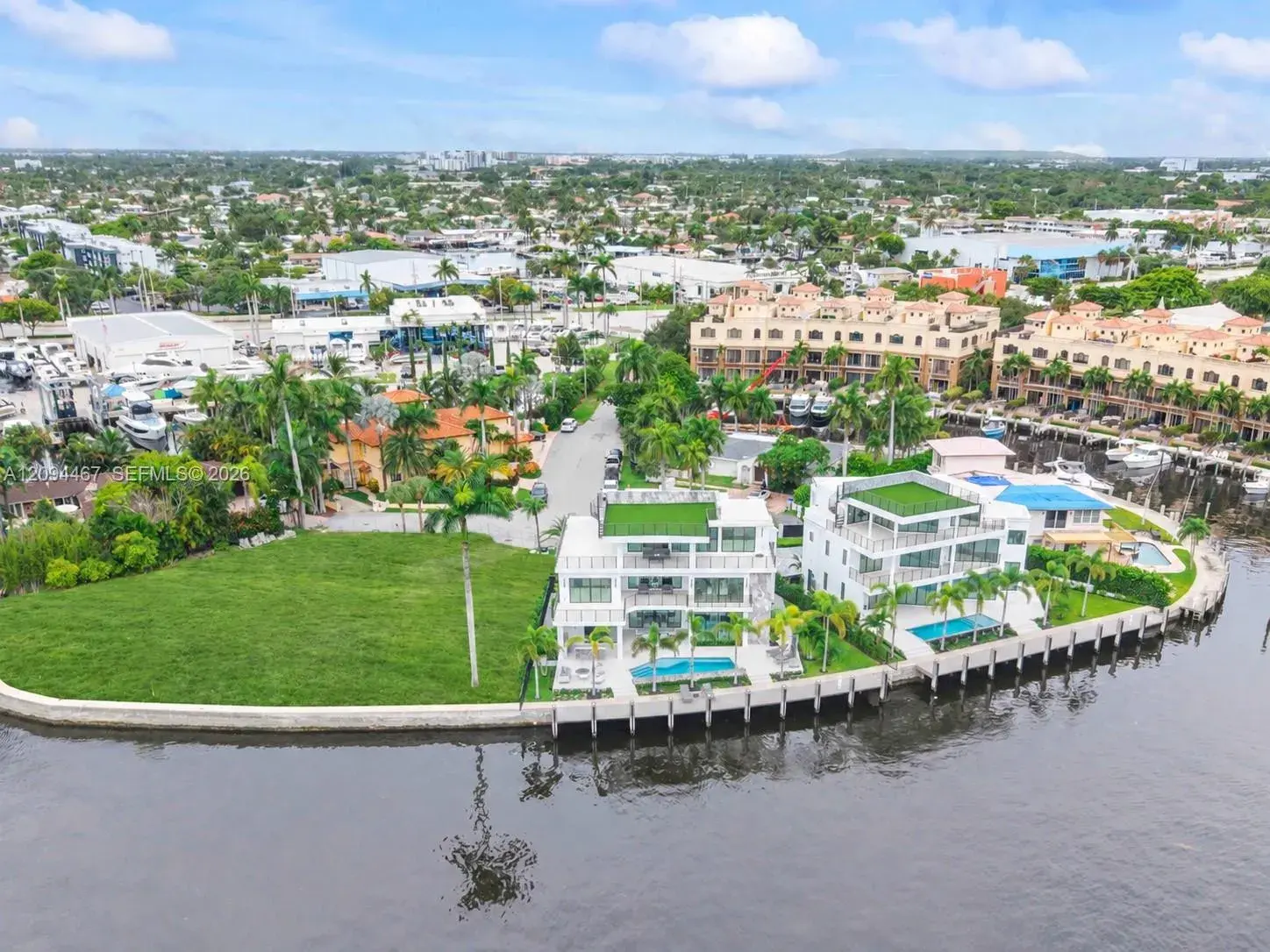 350 Circle Dr, Pompano Beach FL 33062