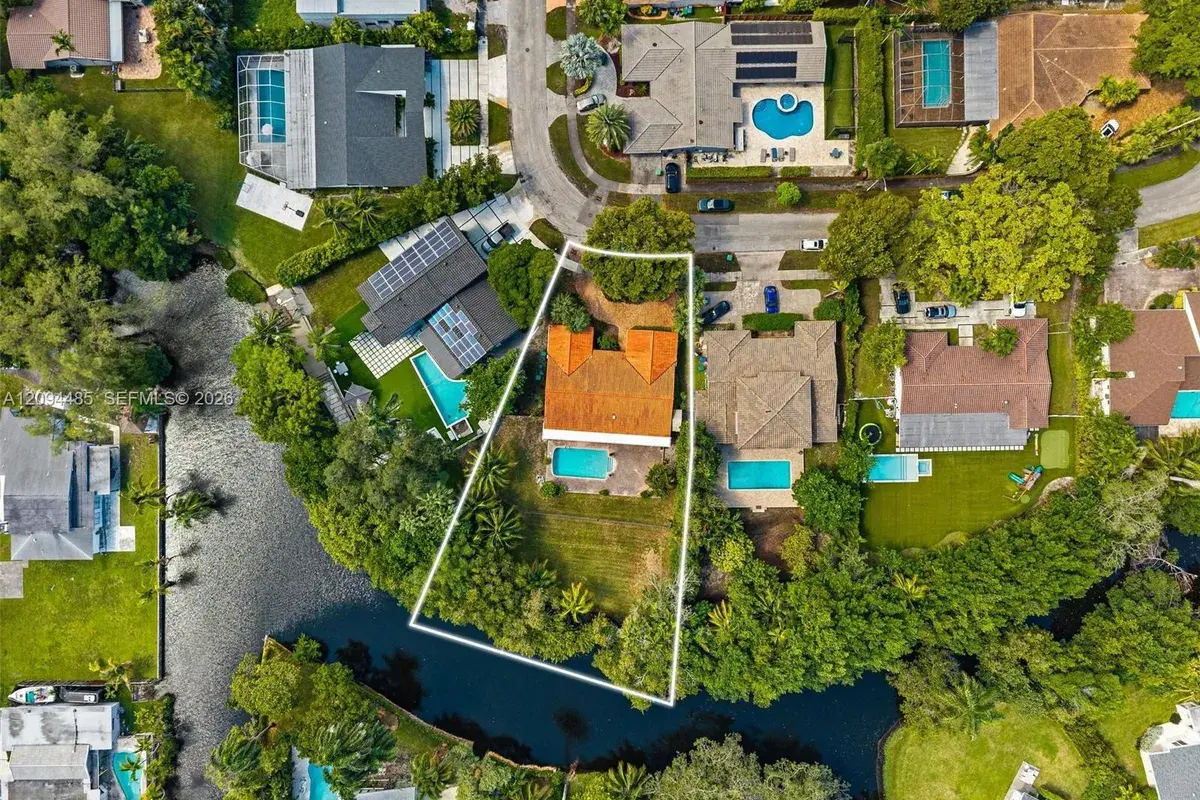 20011 NE 25th Ave, Miami FL 33180