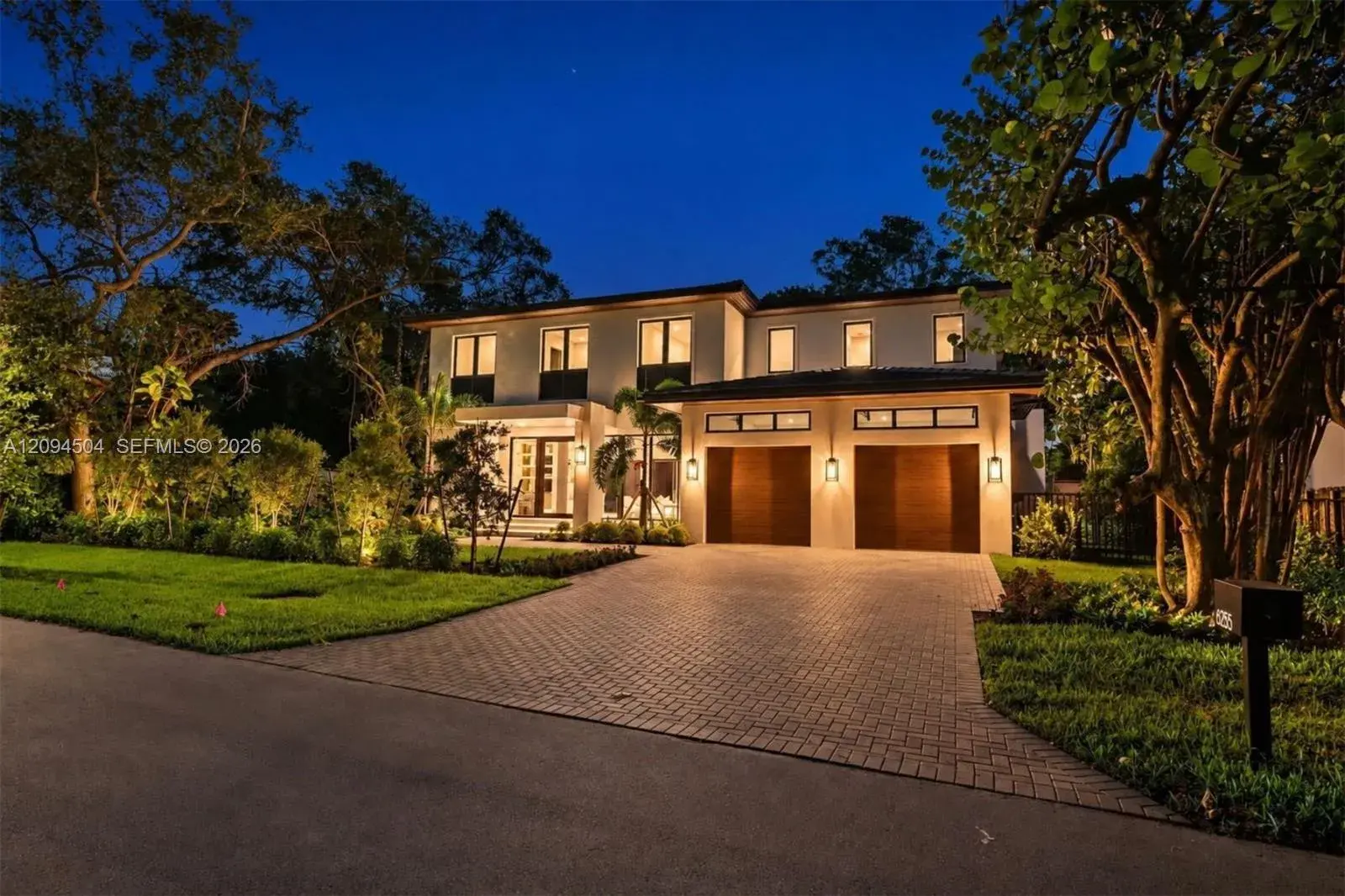 5 bedroom 6 bath Residential for sale at 6255 SW 69th St, South Miami FL 33143