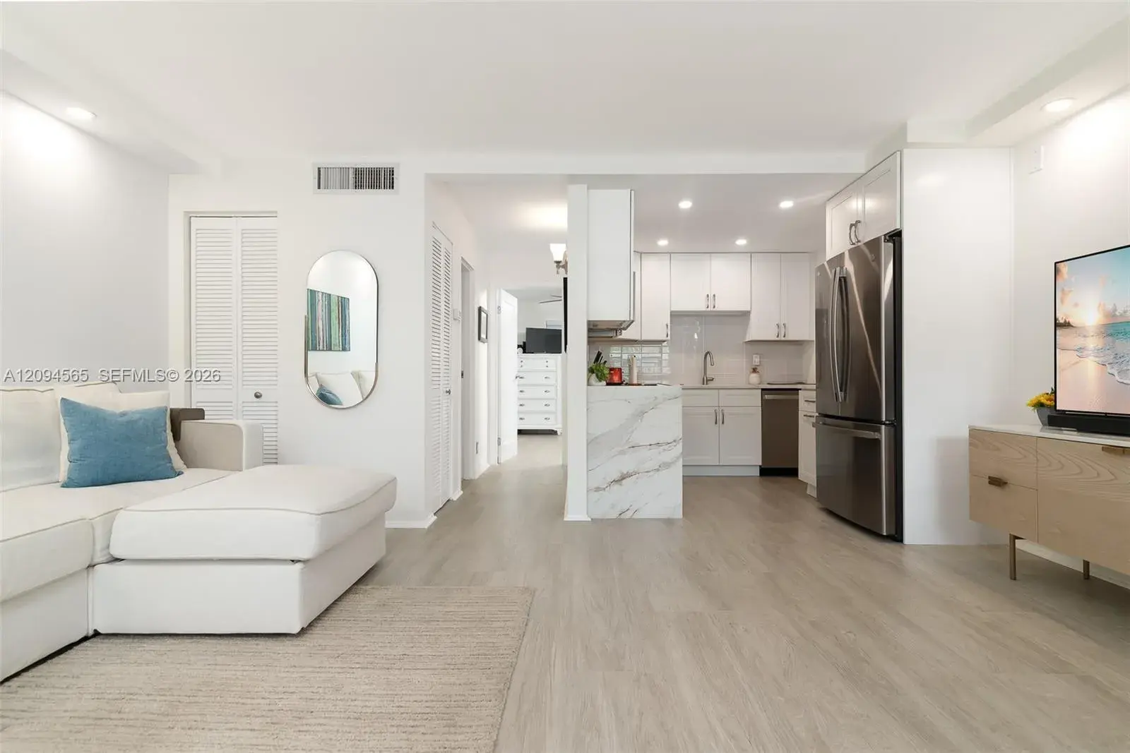 1 bedroom 1 bath Residential for sale at 611 NE 14th Ave # 103, Fort Lauderdale FL 33304