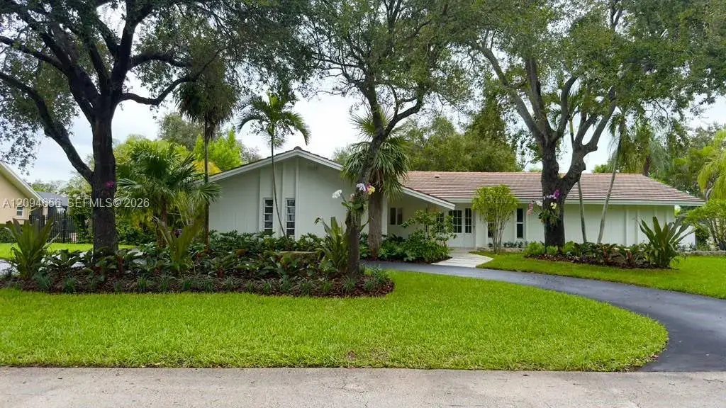 5 bedroom 3 bath Residential for sale at 7521 SW 175th St, Palmetto Bay FL 33157