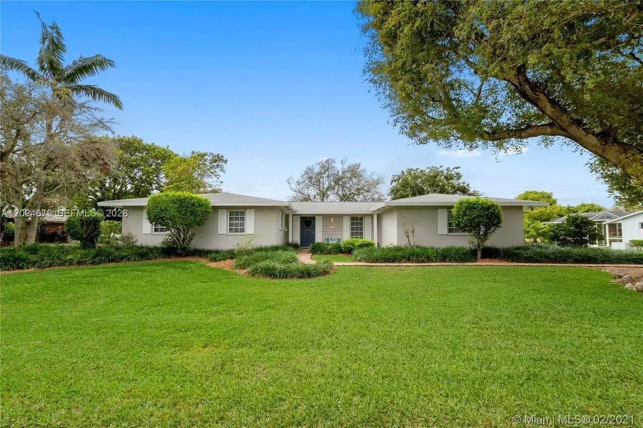 4 bedroom 2 bath Residential for sale at 16220 SW 88th Ave Rd, Palmetto Bay FL 33157