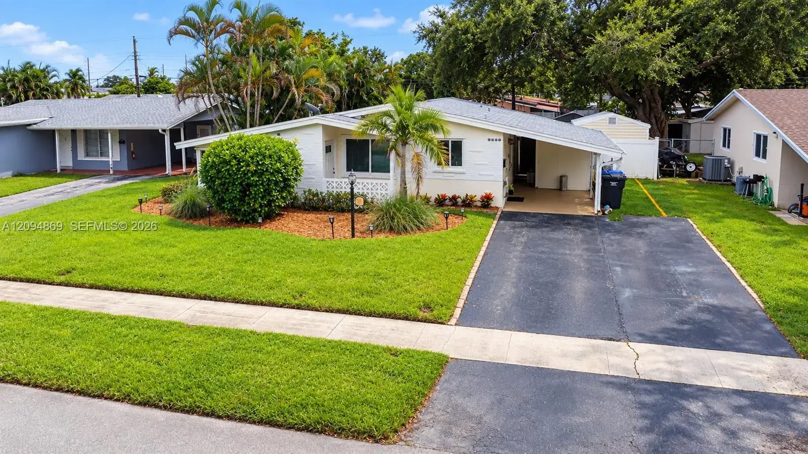 3 bedroom 2 bath Residential for sale at 6520 Coolidge St, Hollywood FL 33024