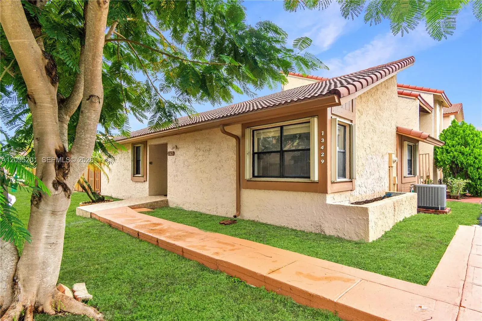 2 bedroom 2 bath Residential for sale at 13429 SW 13th Ln, Miami FL 33184