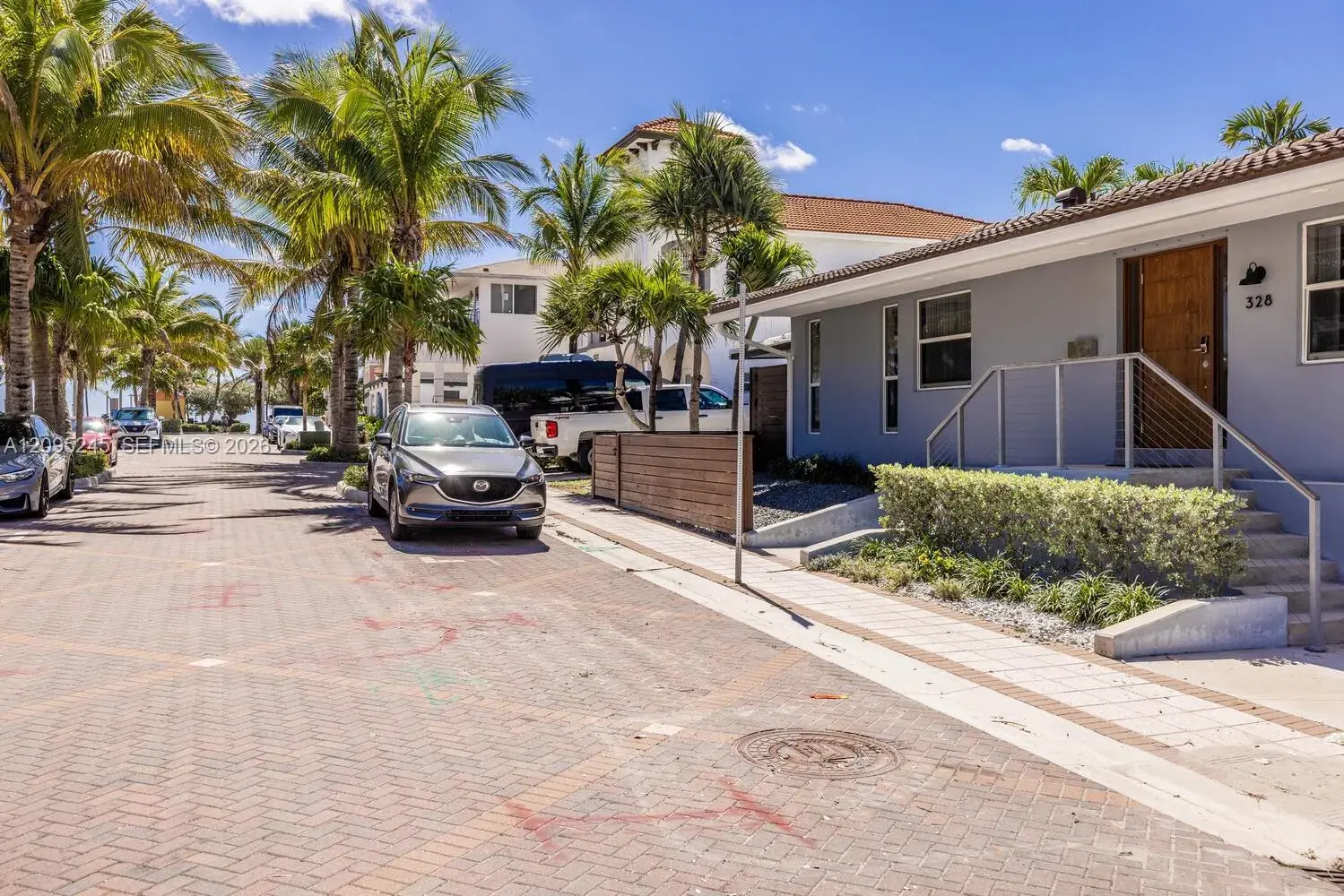 328 Missouri St, Hollywood FL 33019