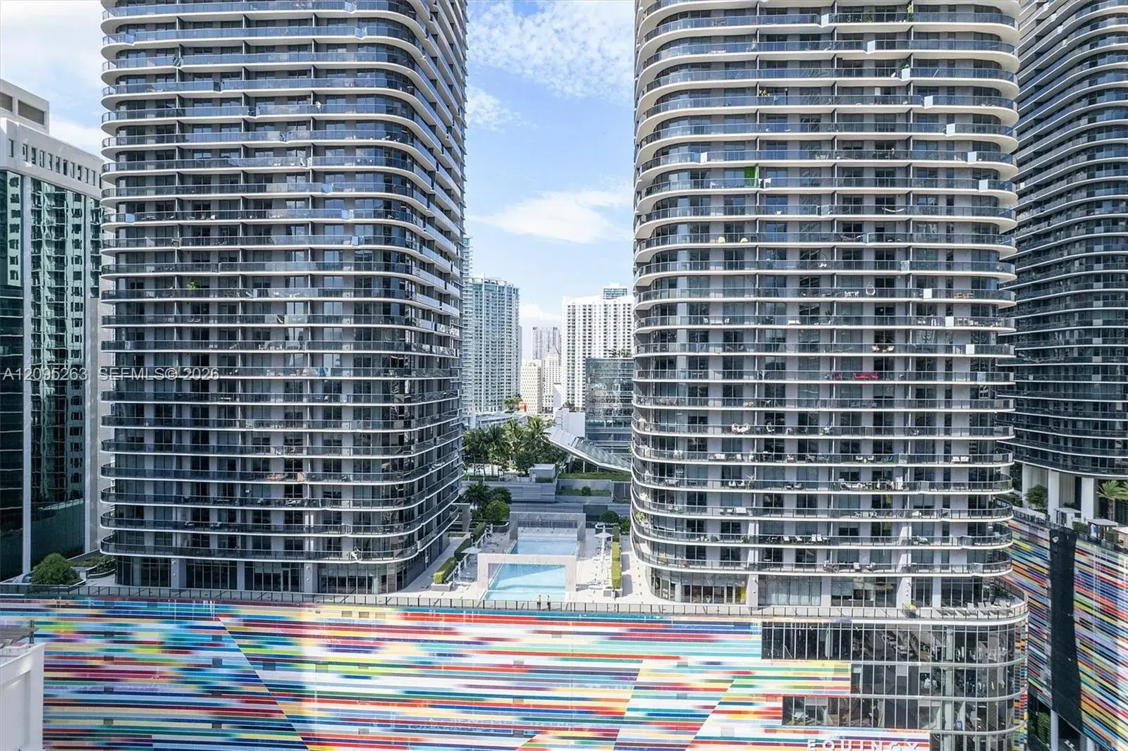 1 bedroom 2 bath Residential for sale at 45 SW 9th St # 1005, Miami FL 33130