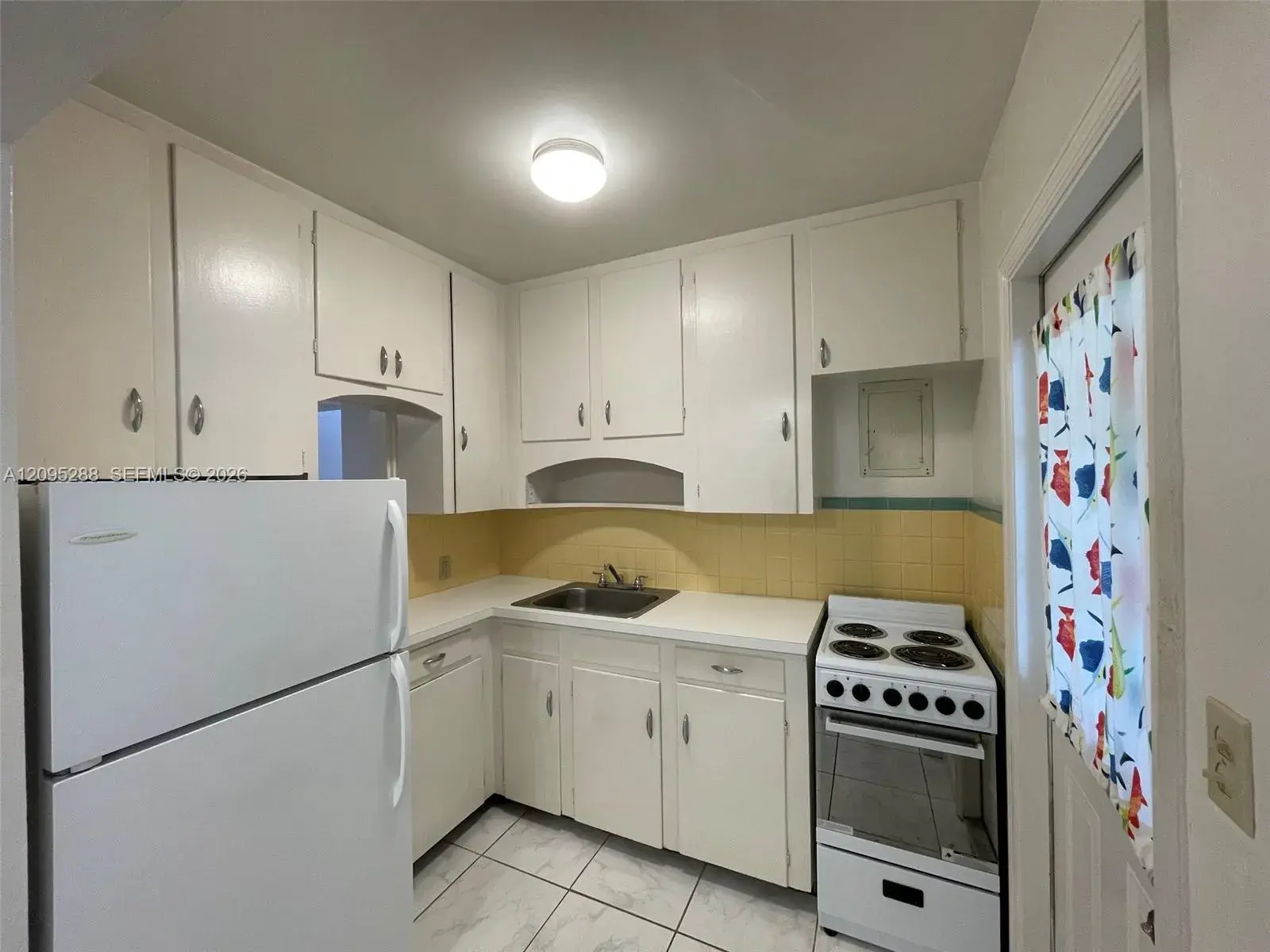 1 bedroom 1 bath Residential Lease for rent at 702 SE 16th St # 702, Fort Lauderdale FL 33316