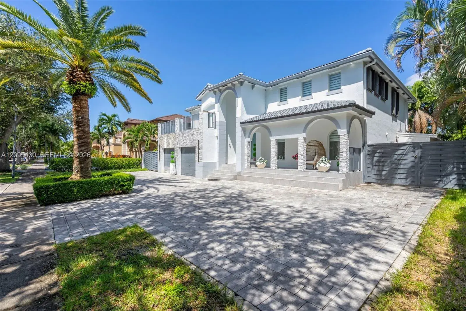 4 bedroom 3 bath Residential for sale at 8441 NW 163rd Ter, Miami Lakes FL 33016