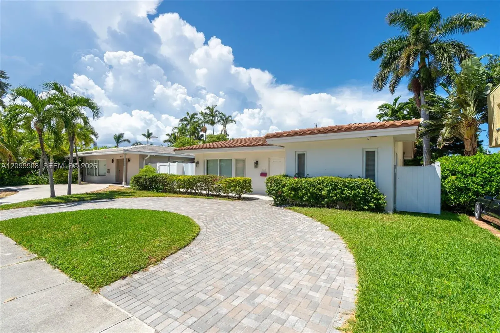 3 bedroom 2 bath Residential Lease for rent at 821 Harrison St, Hollywood FL 33019