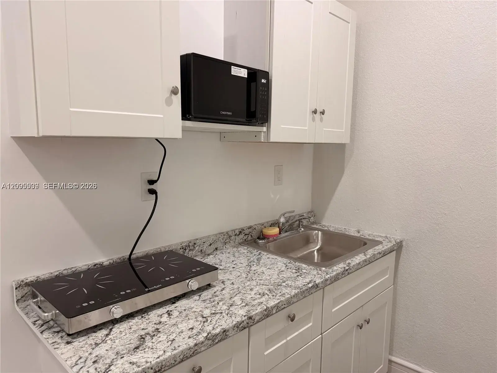 1 bedroom 1 bath Residential Lease for rent at 2804 NW 7th Ct # 2804, Fort Lauderdale FL 33311