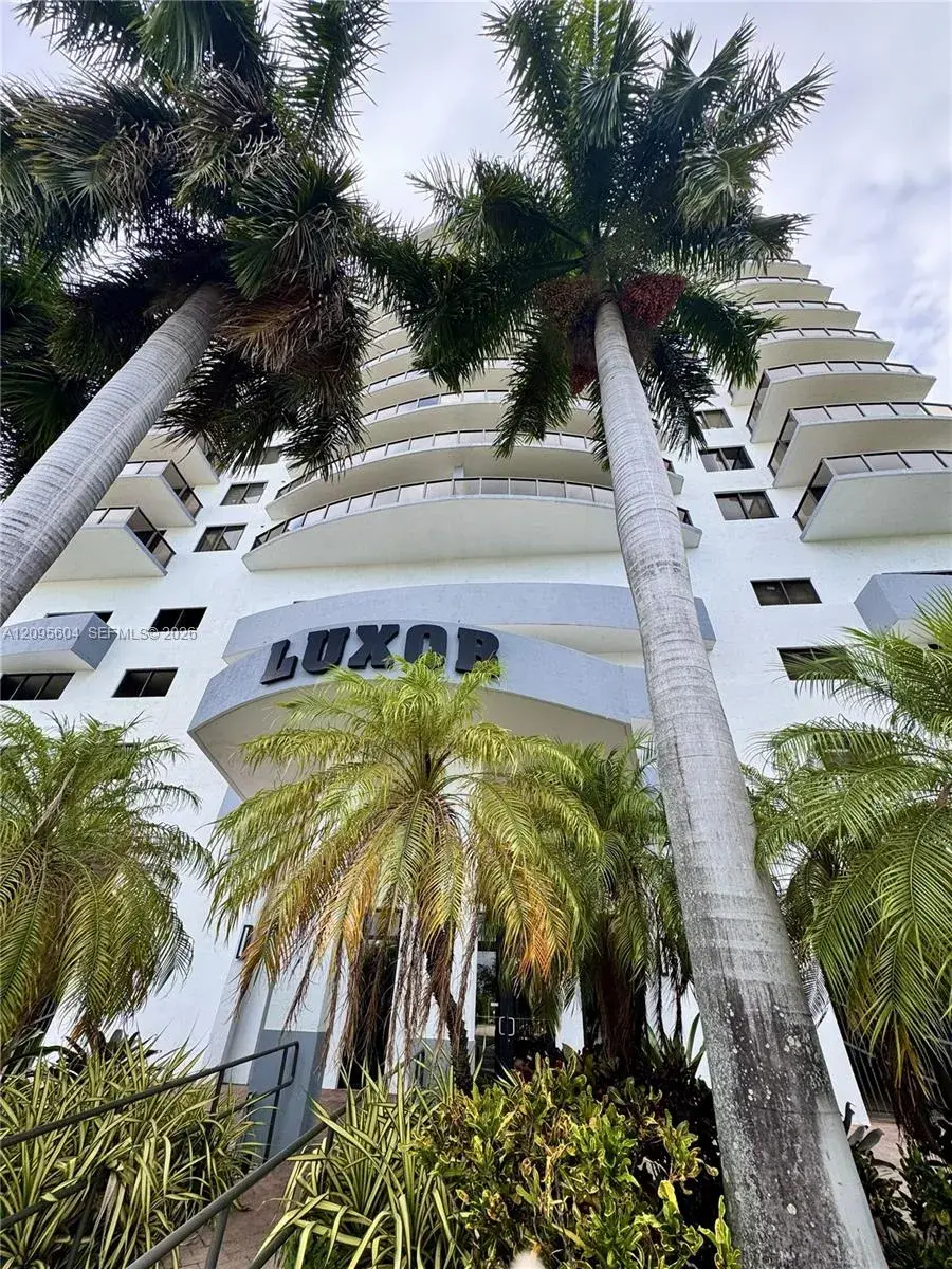2 bedroom 2 bath Residential for sale at 2301 SW 27th Ave # 1500, Miami FL 33145