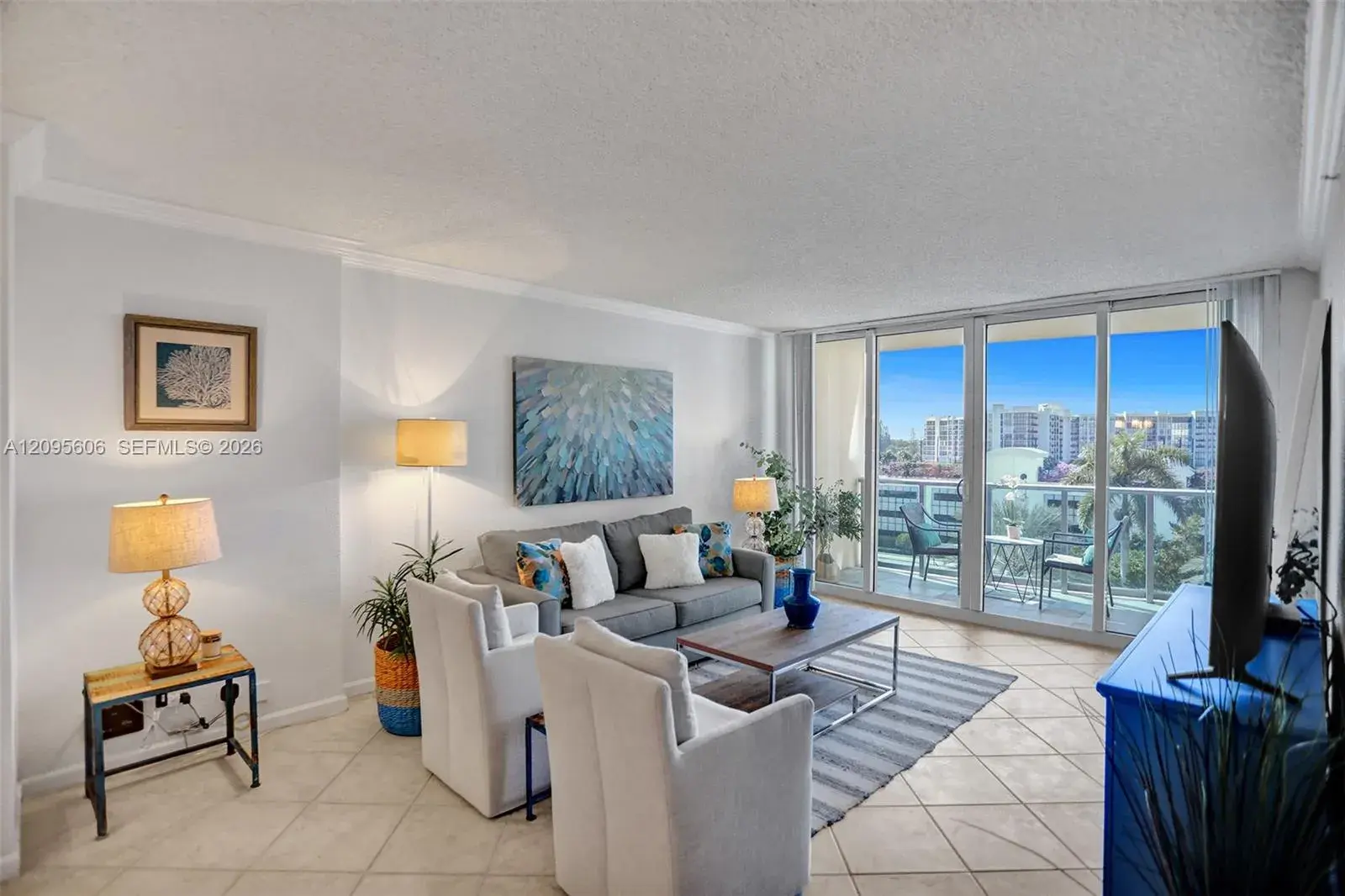 1 bedroom 1 bath Residential Lease for rent at 2501 S Ocean Dr, Hollywood FL 33019