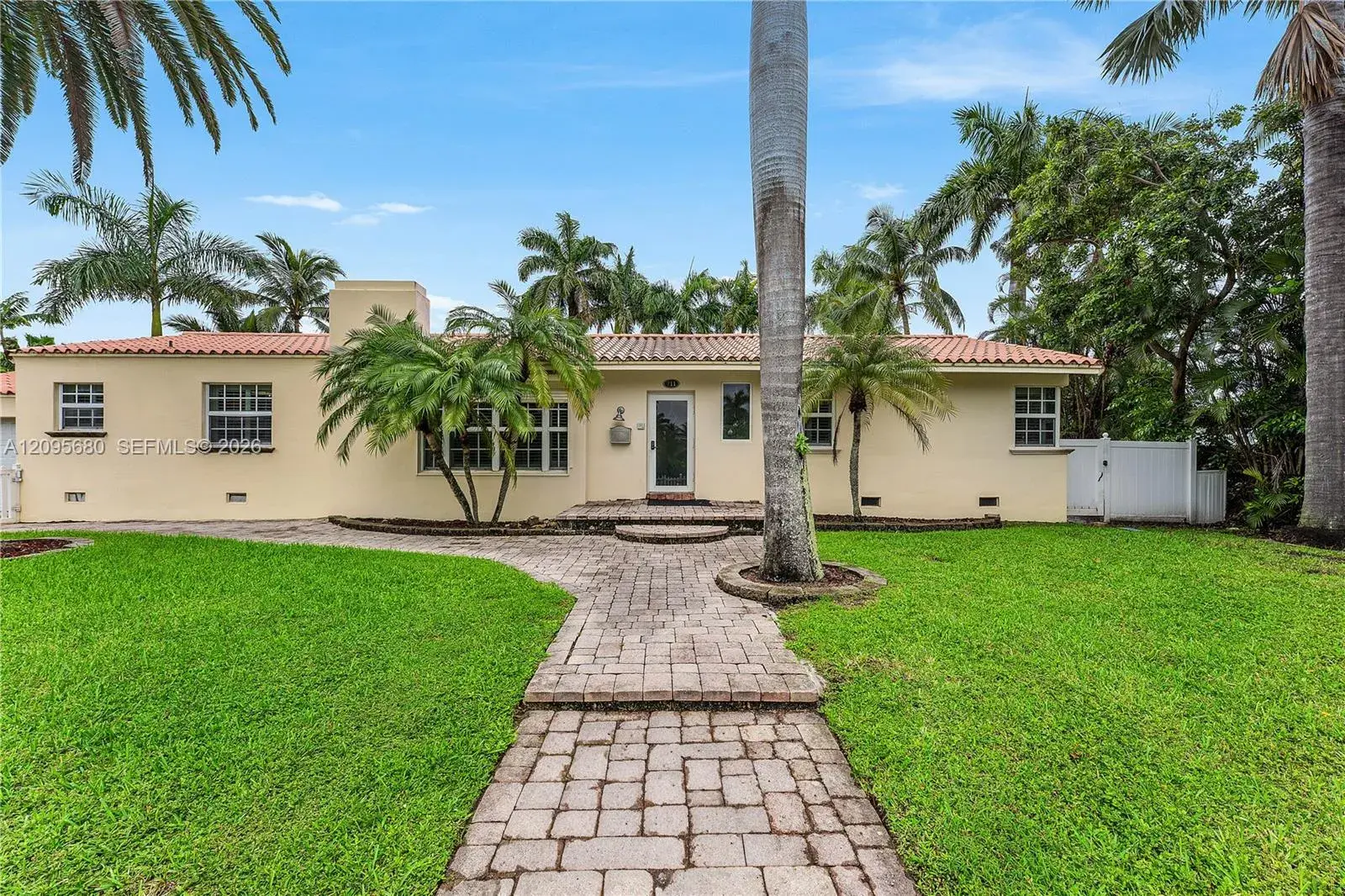 4 bedroom 2 bath Residential Lease for rent at 711 Tyler St, Hollywood FL 33019