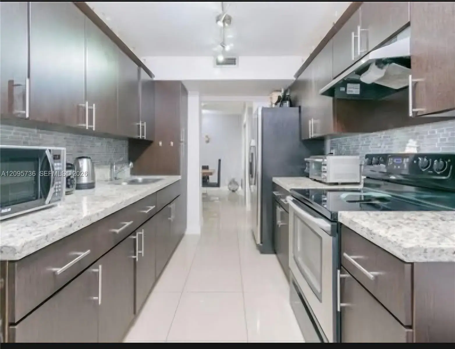 1 bedroom 1 bath Residential for sale at 4200 Hillcrest Dr # 705, Hollywood FL 33021