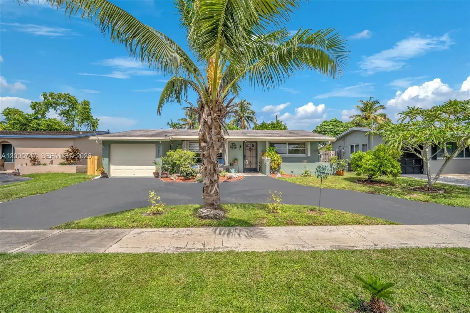 9261 NW 24th Pl, Sunrise FL 33322