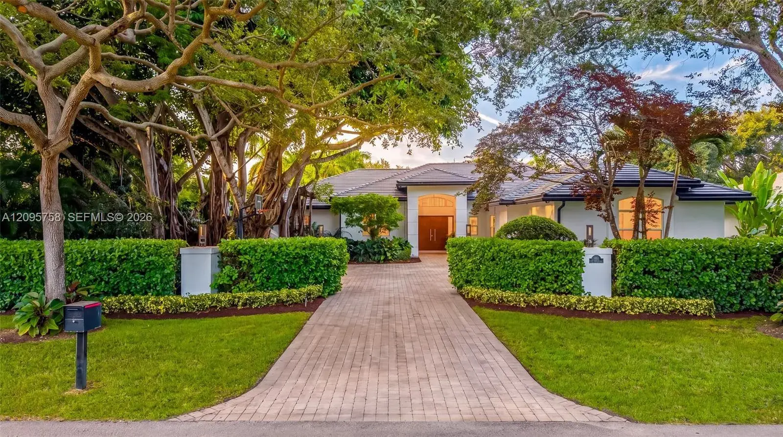 5 bedroom 4 bath Residential for sale at 6951 SW 94 st, Miami FL 33156