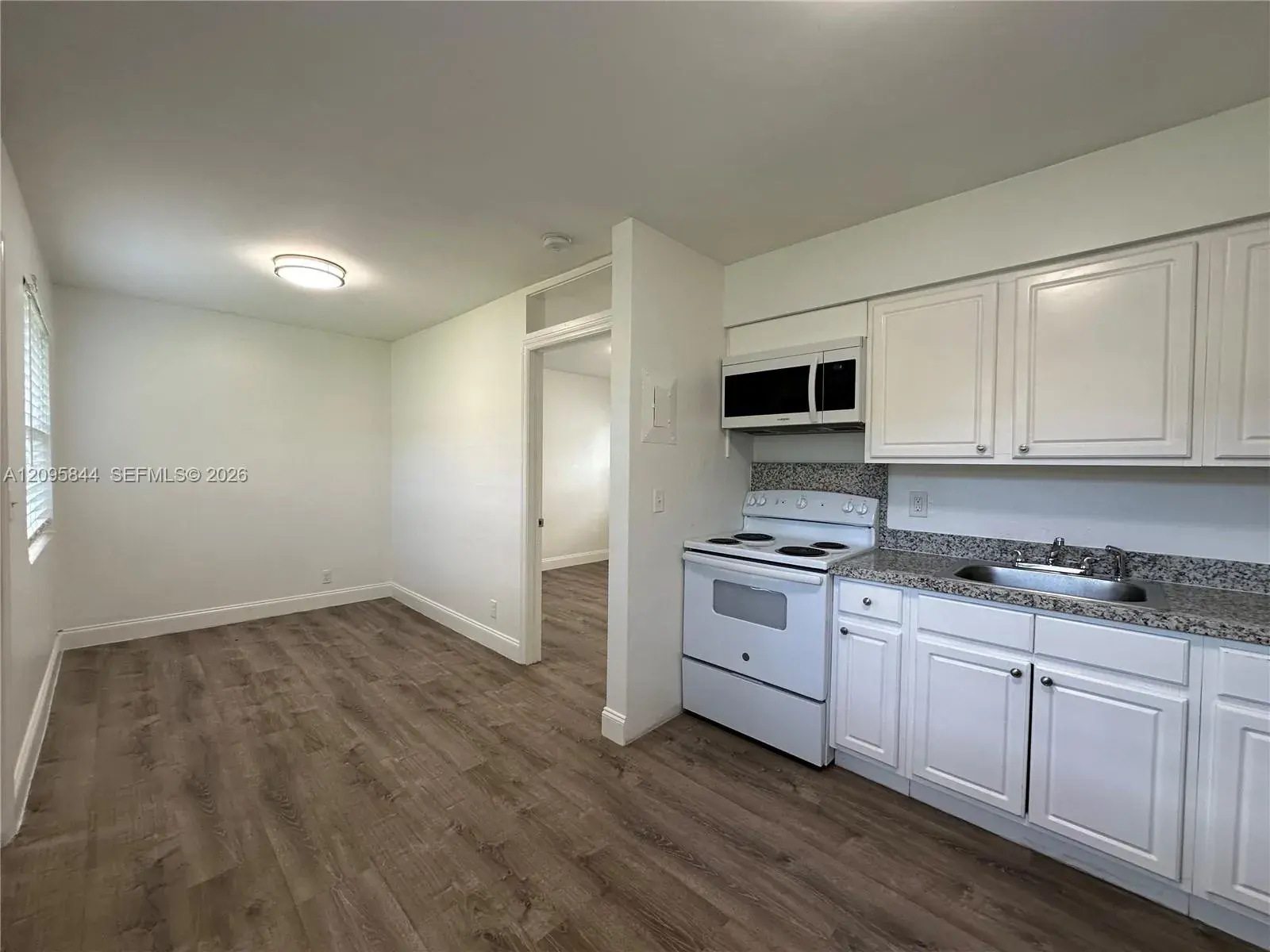 1 bedroom 1 bath Residential Lease for rent at 2309 Madison St # 8, Hollywood FL 33020