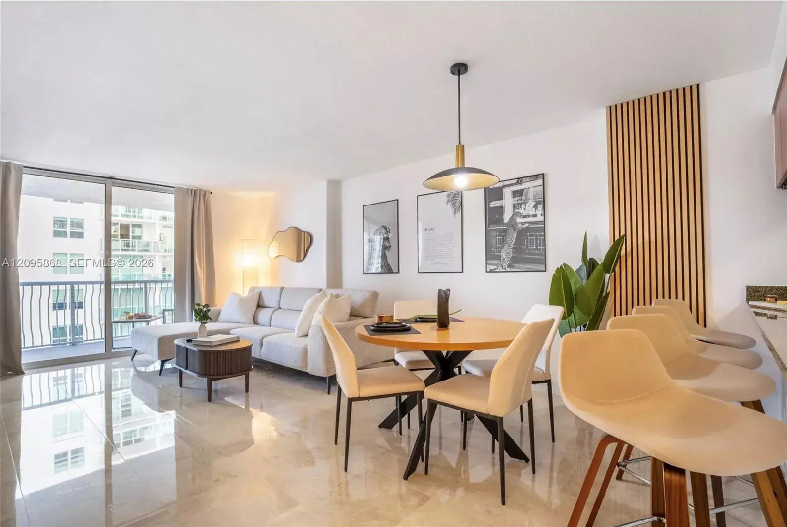 1 bedroom 1 bath Residential for sale at 1200 Brickell Bay Dr # 1805, Miami FL 33131