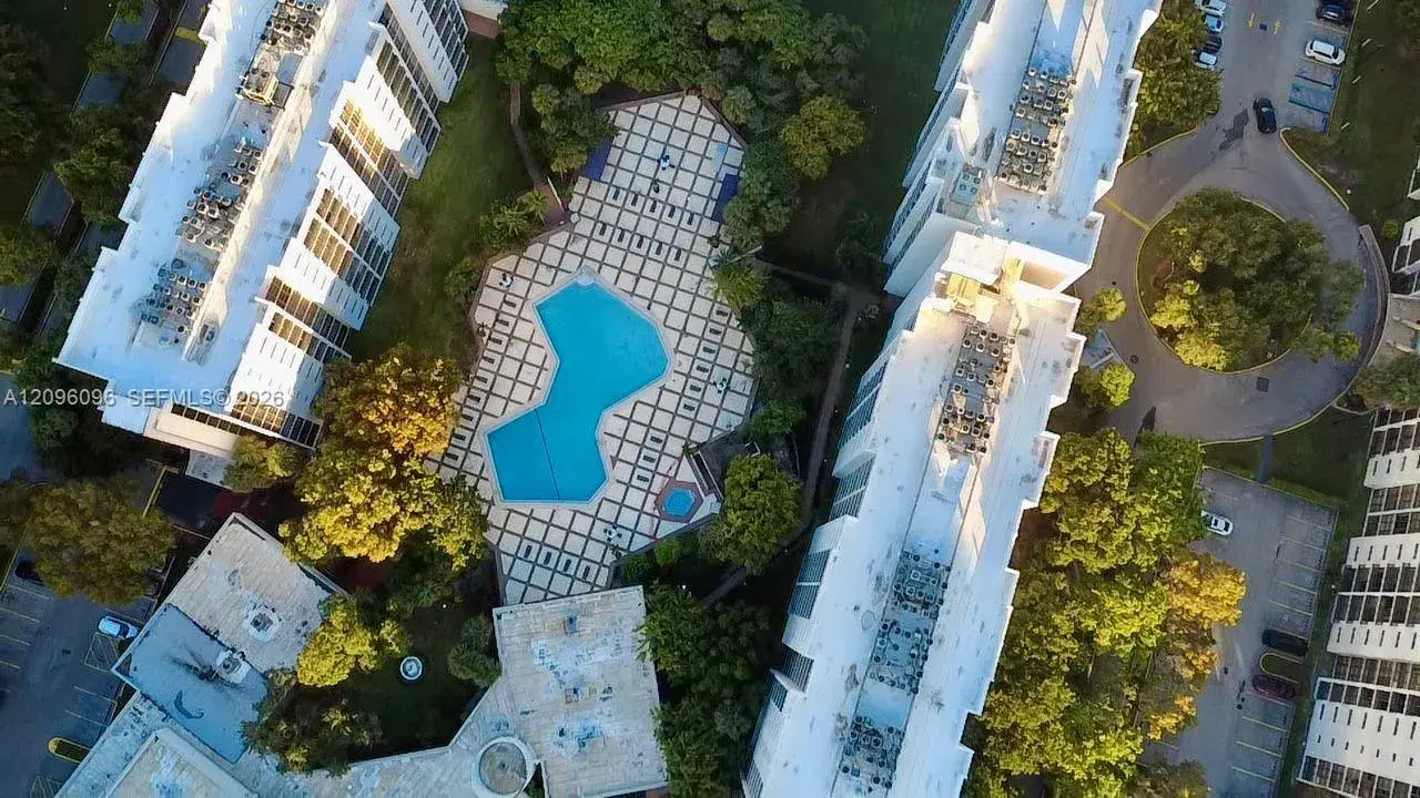 1 bedroom 1 bath Residential Lease for rent at 16919 N Bay Rd # 215, Sunny Isles Beach FL 33160