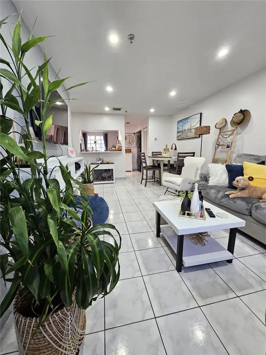 2 bedroom 2 bath Residential for sale at 12035 SW 14th St # 104, Miami FL 33184
