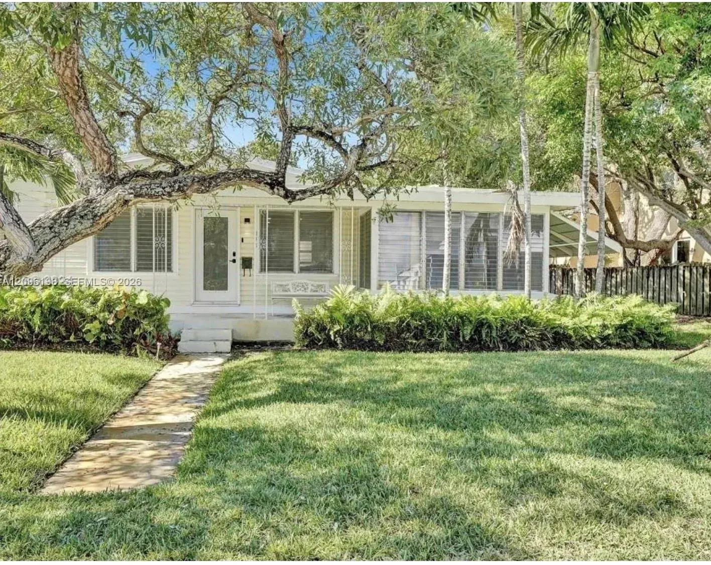 3 bedroom 2 bath Residential Lease for rent at 814 SE 14th St, Fort Lauderdale FL 33316