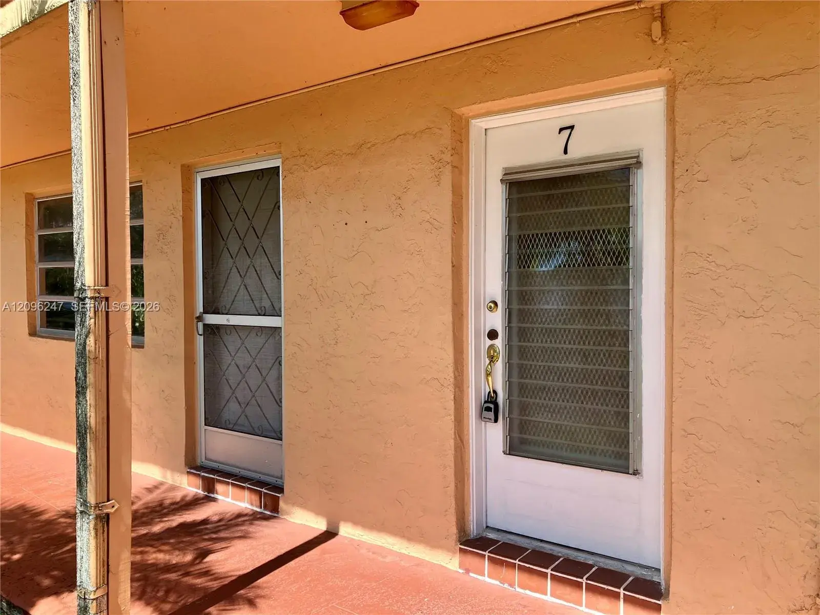 2 bedroom 2 bath Residential for sale at 20275 NE 2nd Ave # 7, Miami FL 33179