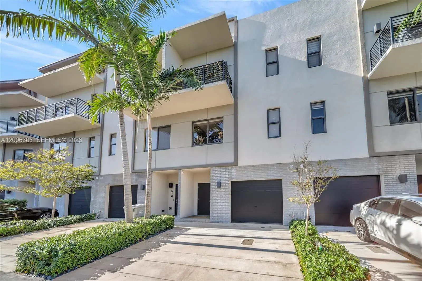 3 bedroom 3 bath Residential for sale at 508 SE 1st Cir, Pompano Beach FL 33060