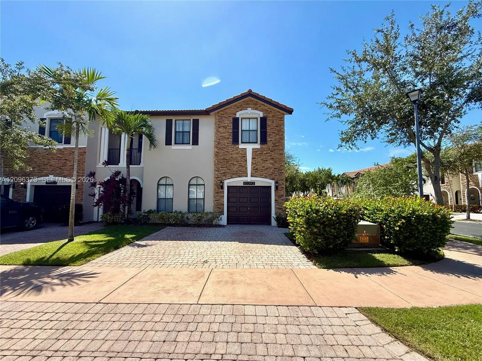 5 bedroom 3 bath Residential for sale at 10392 NW 31st Ter, Doral FL 33172