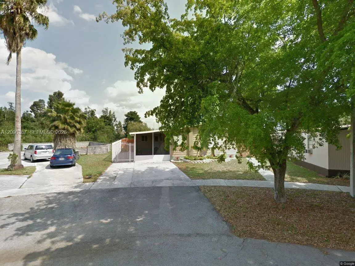 3 bedroom 2 bath Residential for sale at 21750 NW 1st St, Pembroke Pines FL 33029