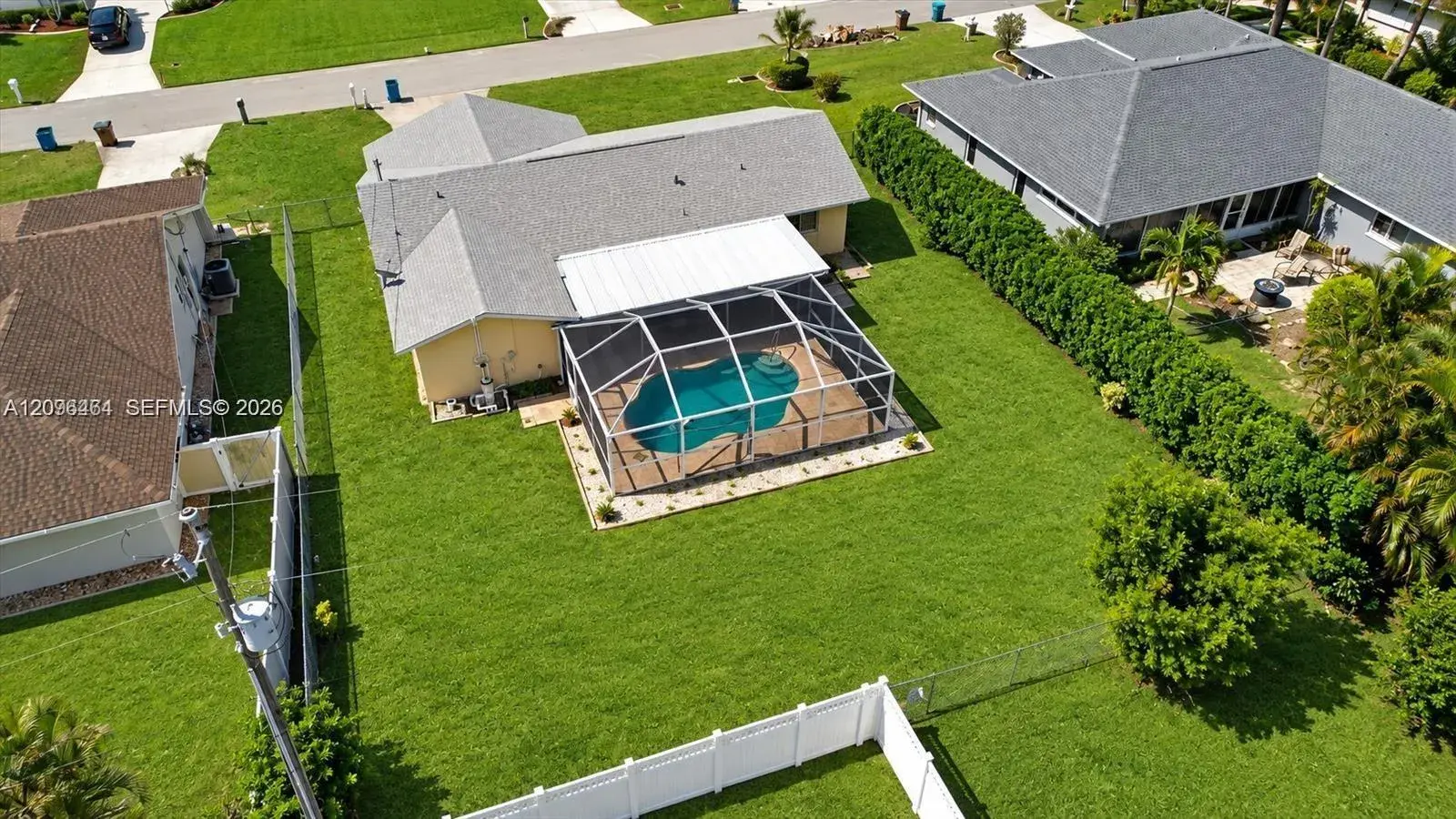 3 bedroom 2 bath Residential Lease for rent at 915 SE 20th ST, Cape Coral FL 33990