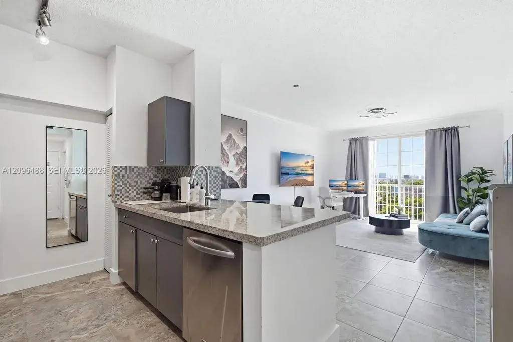 1 bedroom 1 bath Residential Lease for rent at 1919 Van Buren St # 803A, Hollywood FL 33020