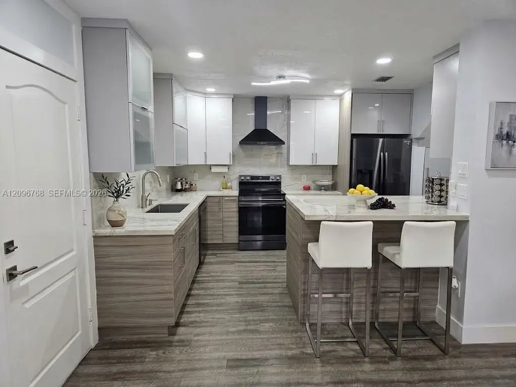 15429 SW 92nd St, Miami FL 33196
