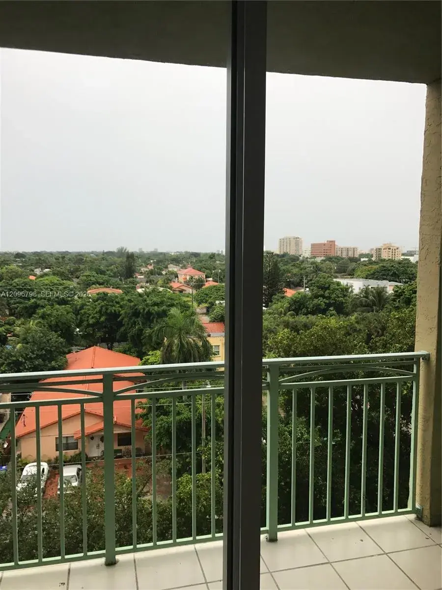 1 bedroom 1 bath Residential for sale at 3500 Coral Way # 703, Miami FL 33145