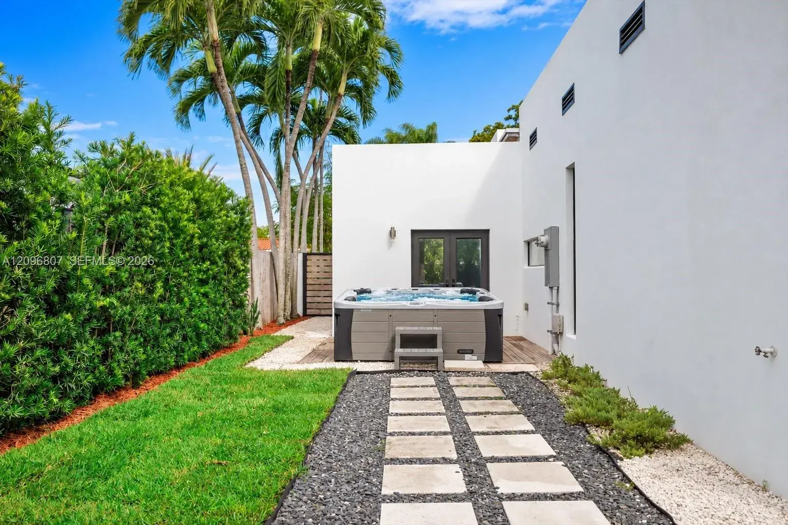 2140 SW 20th St, Miami FL 33145